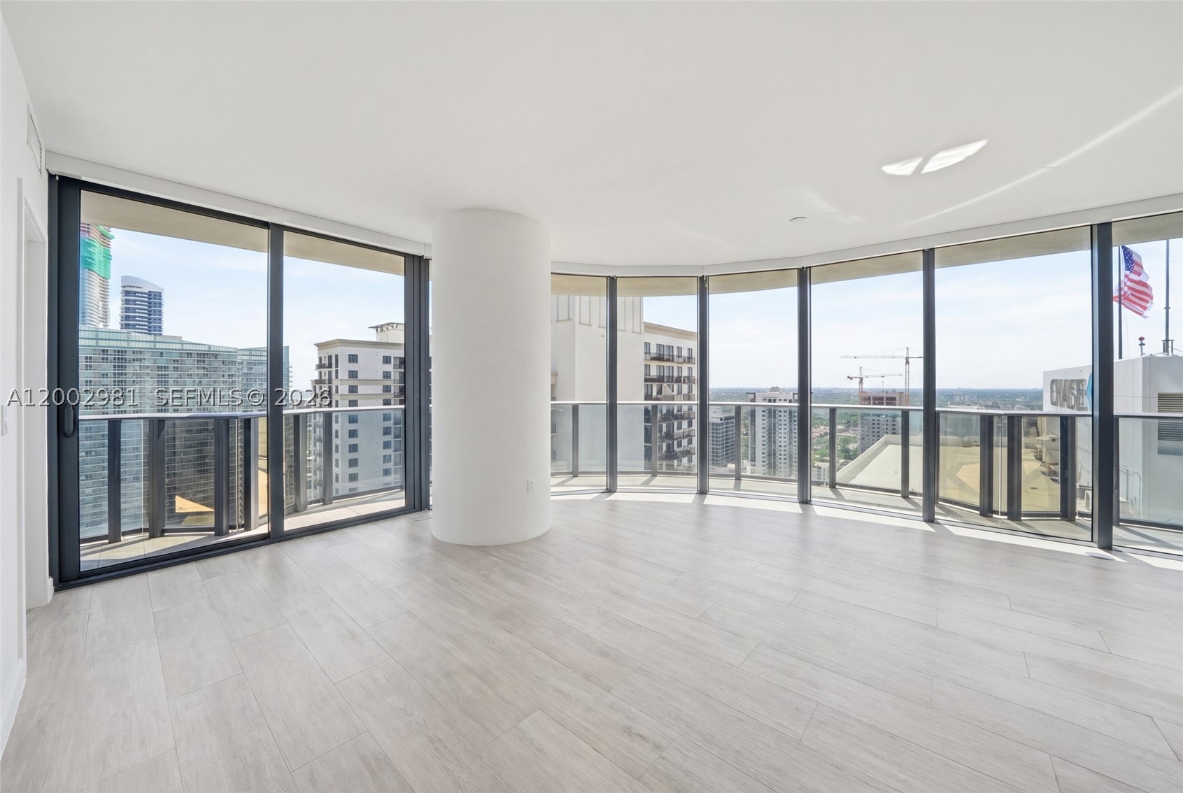 55 SW 9th St #3106, Miami FL 33130