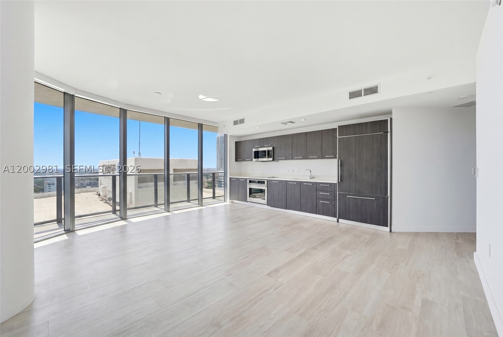 55 SW 9th St #3106, Miami FL 33130