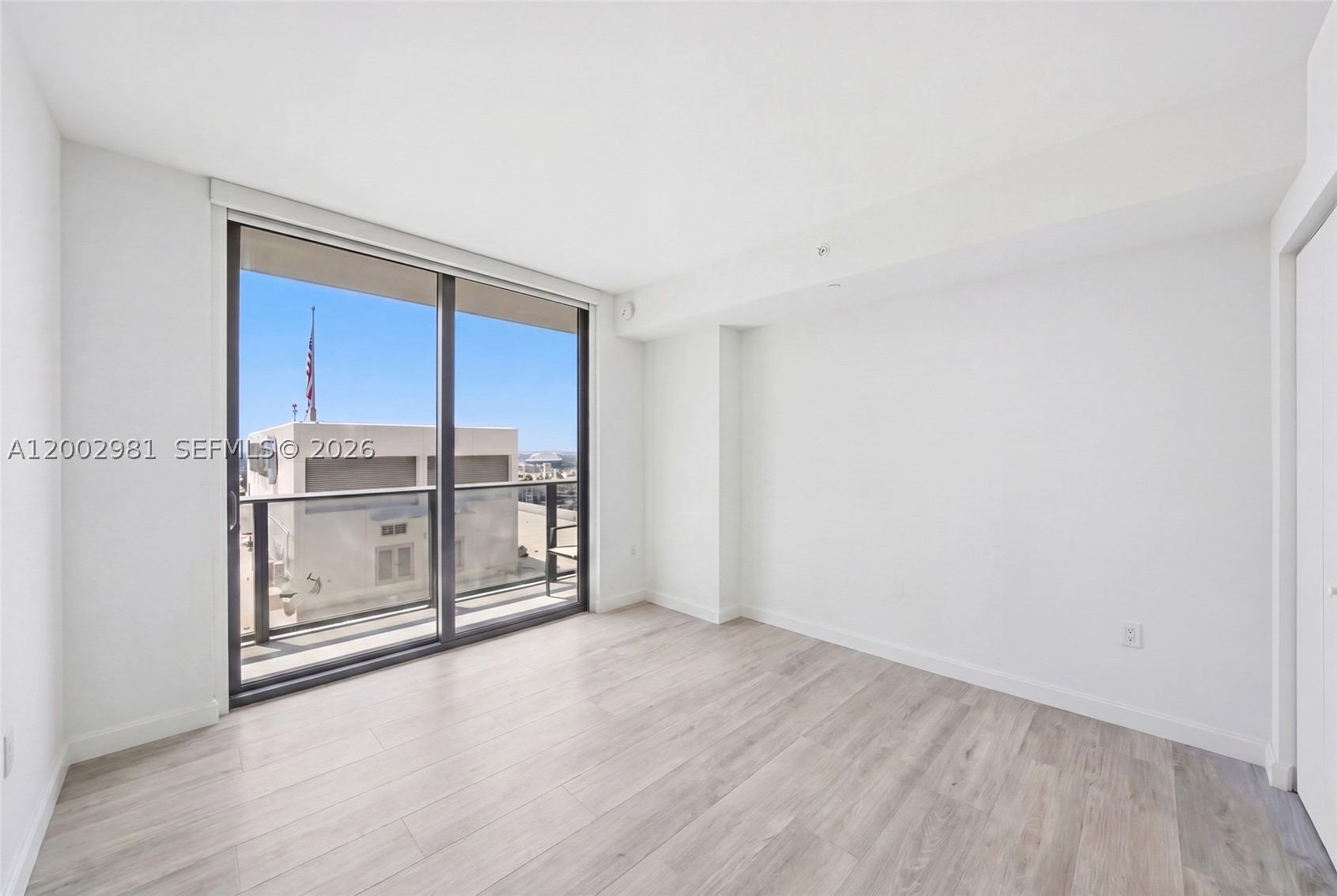 55 SW 9th St #3106, Miami FL 33130