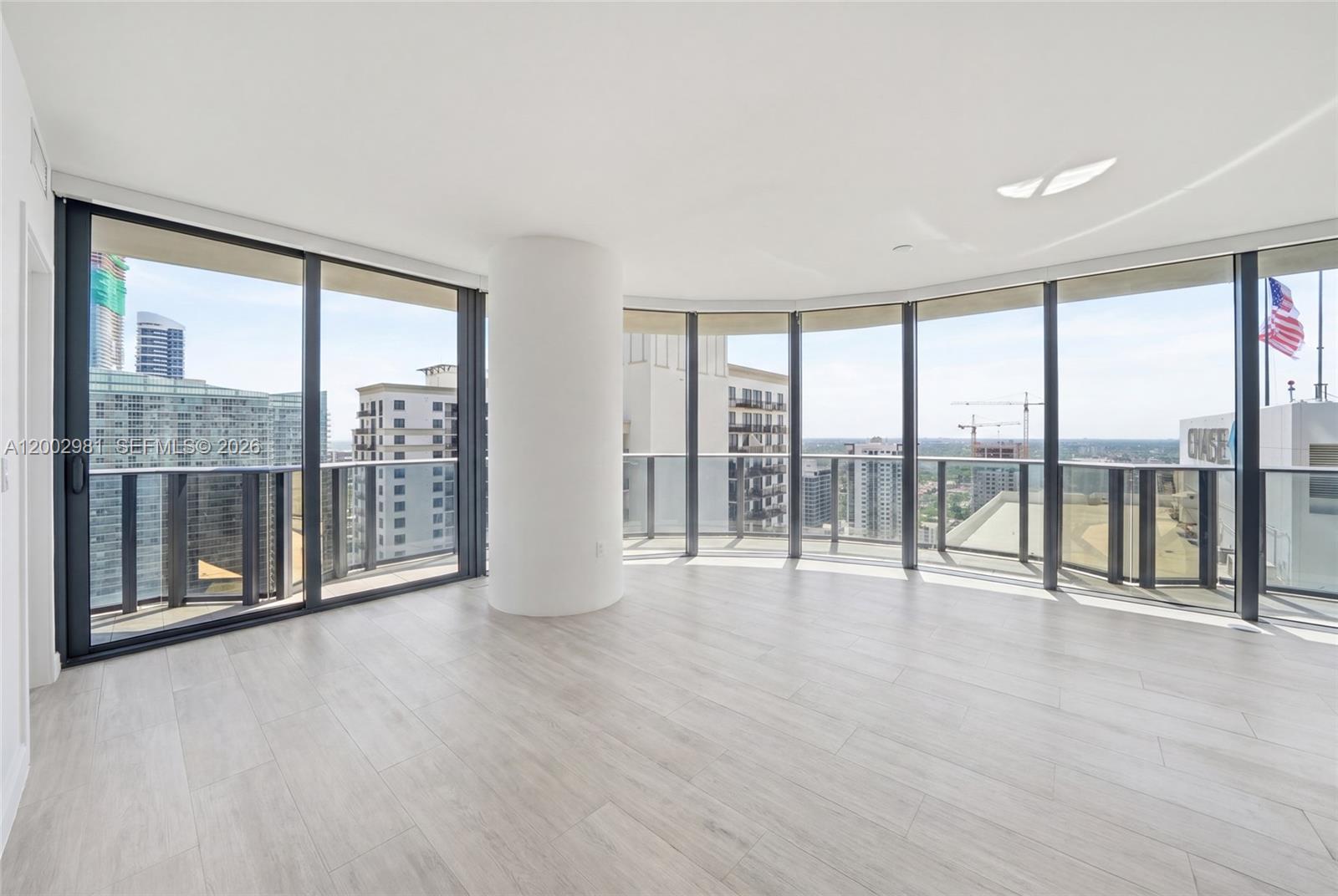 55 SW 9th St #3106, Miami FL 33130