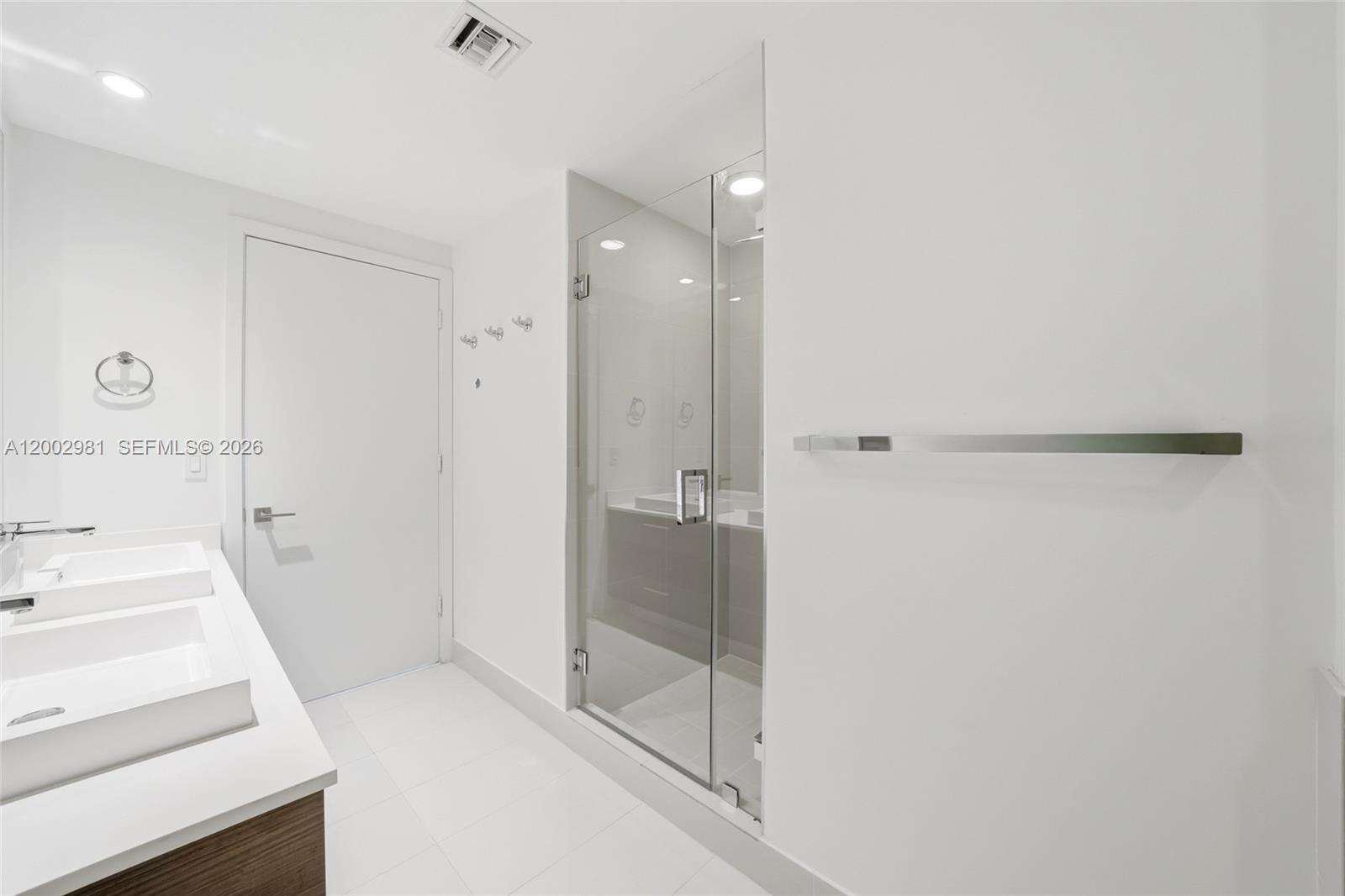 55 SW 9th St #3106, Miami FL 33130