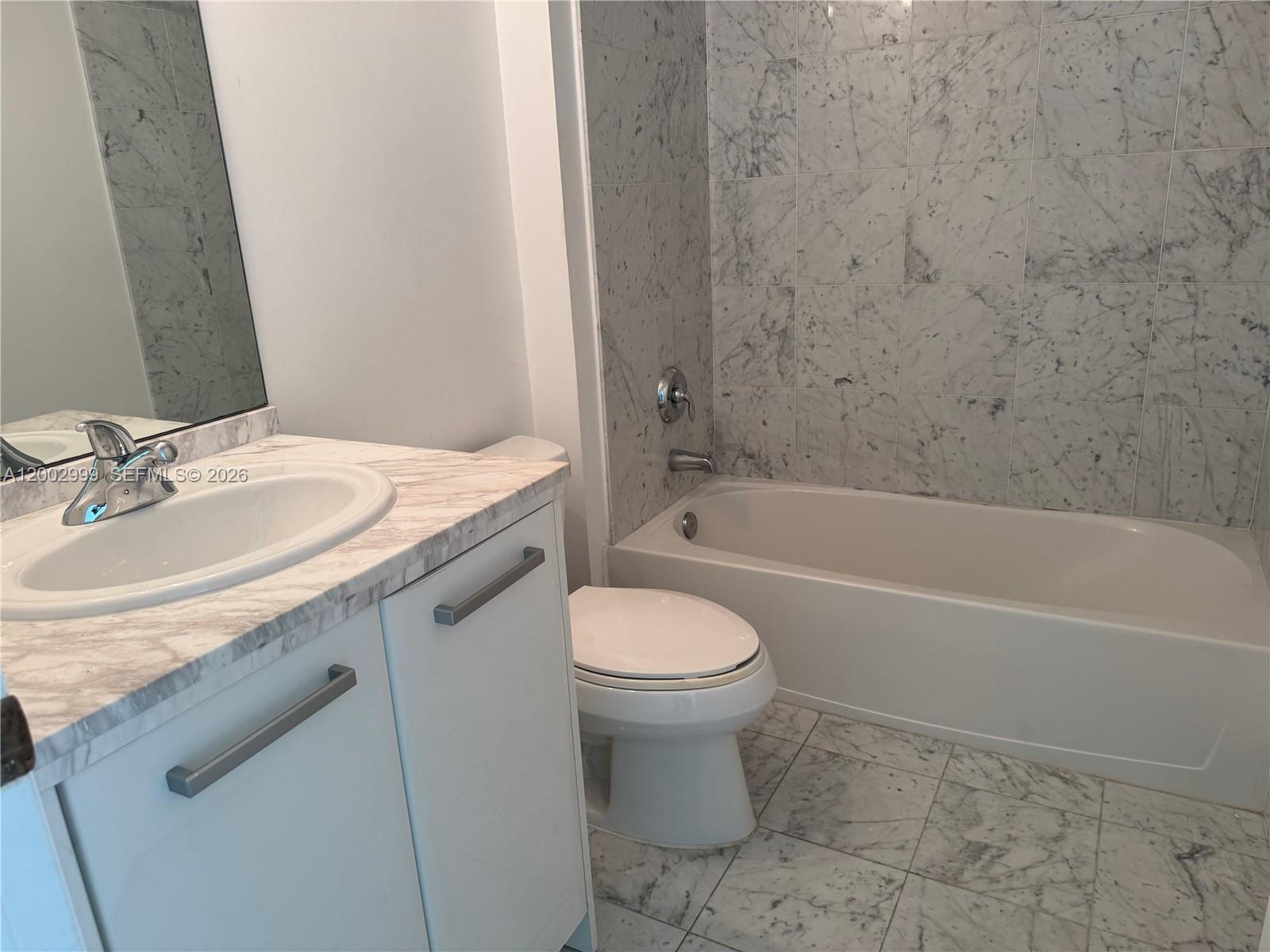 253 NE 2nd St #1108, Miami FL 33132