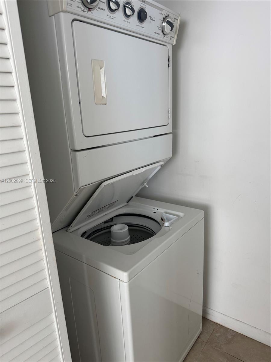 253 NE 2nd St #1108, Miami FL 33132
