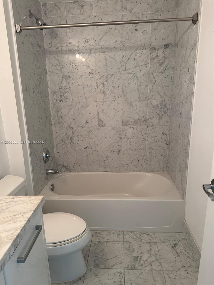 253 NE 2nd St #1108, Miami FL 33132