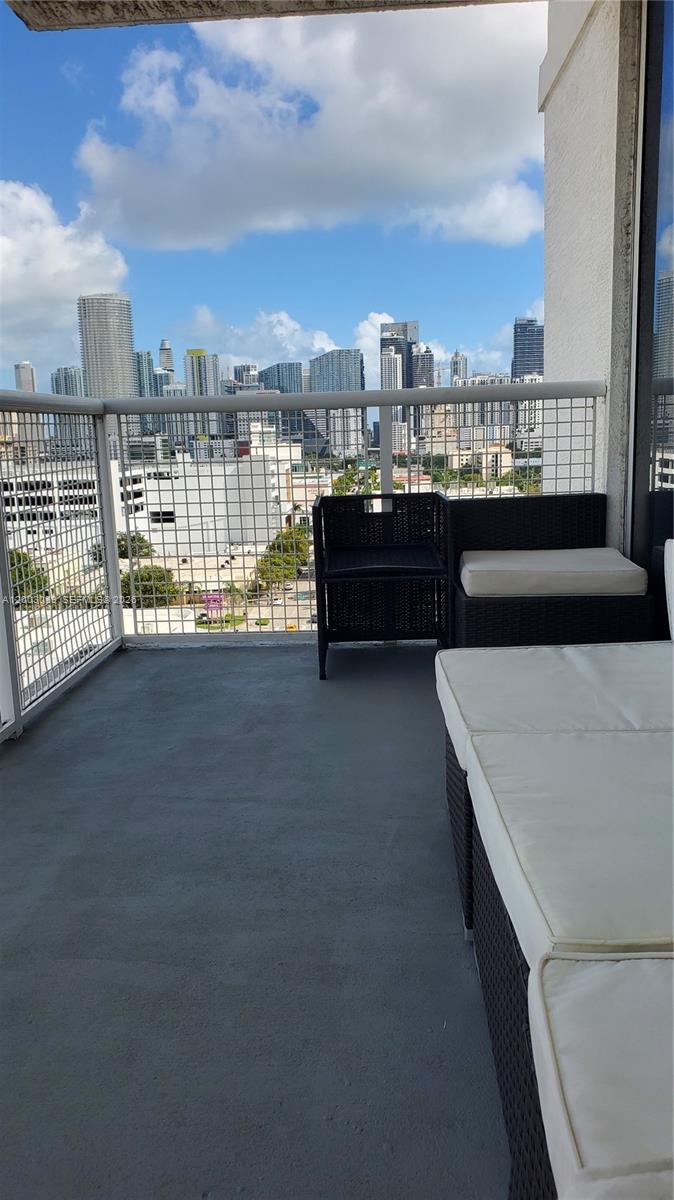 Miami FL 33130 - A12003029