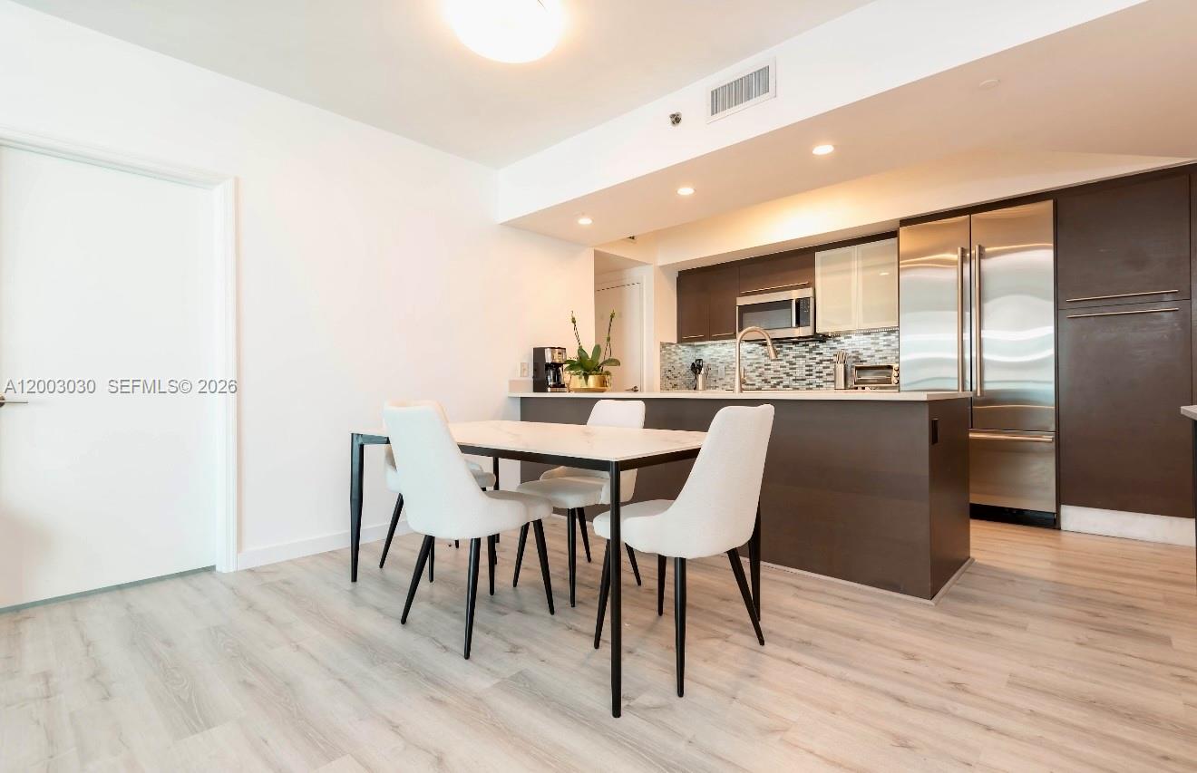 55 SE 6th St #3403, Miami FL 33131