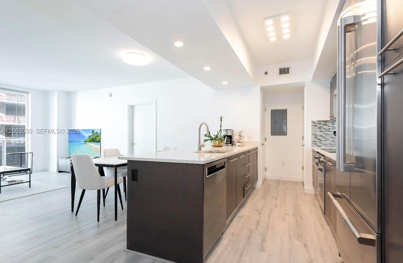 55 SE 6th St #3403, Miami FL 33131
