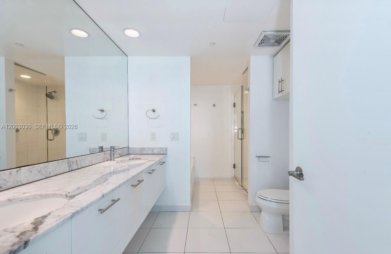 55 SE 6th St #3403, Miami FL 33131