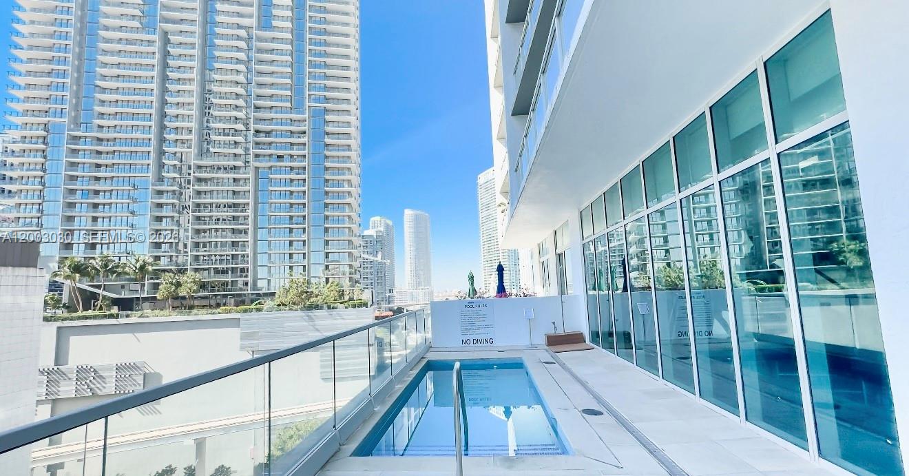 55 SE 6th St #3403, Miami FL 33131