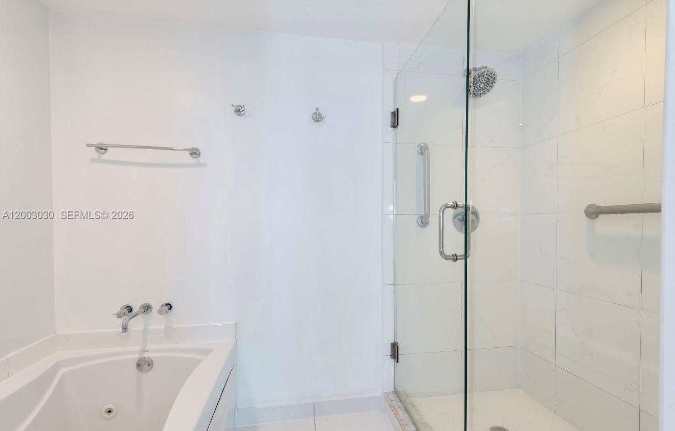 55 SE 6th St #3403, Miami FL 33131