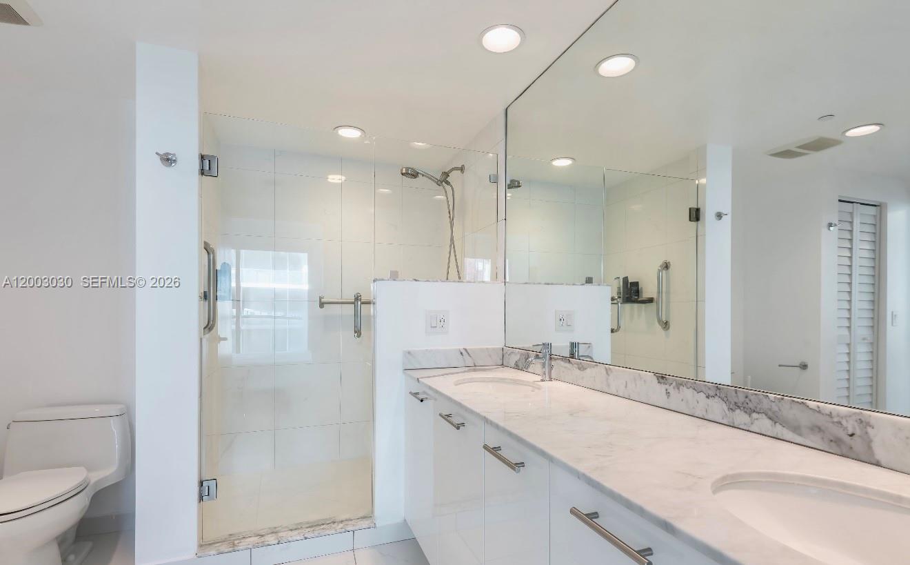 55 SE 6th St #3403, Miami FL 33131