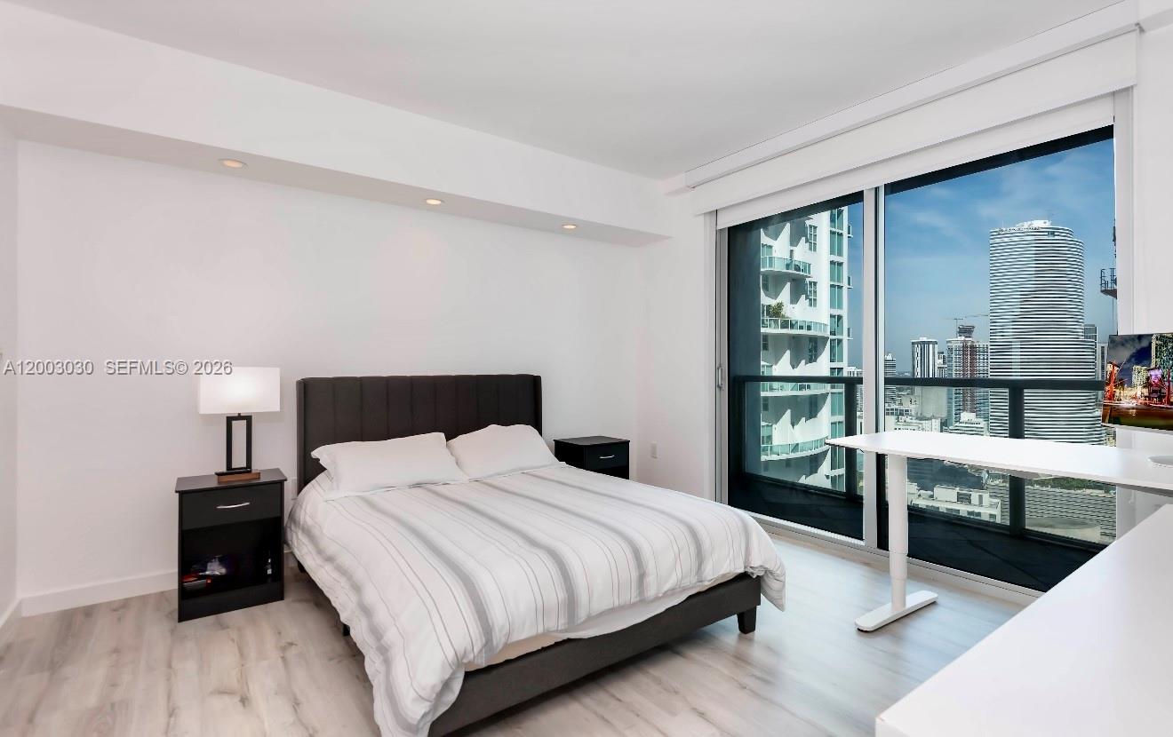 55 SE 6th St #3403, Miami FL 33131