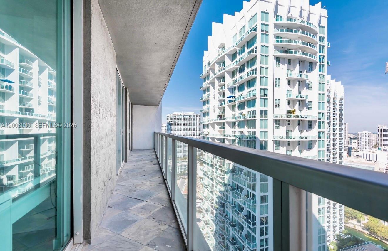 55 SE 6th St #3403, Miami FL 33131