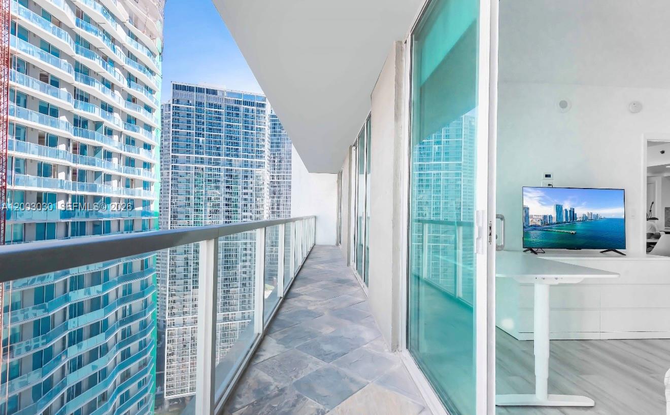 55 SE 6th St #3403, Miami FL 33131