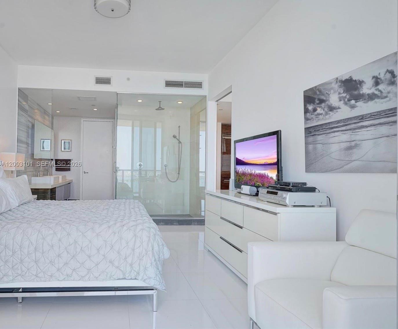 1100 Biscayne Blvd #4803, Miami FL 33132