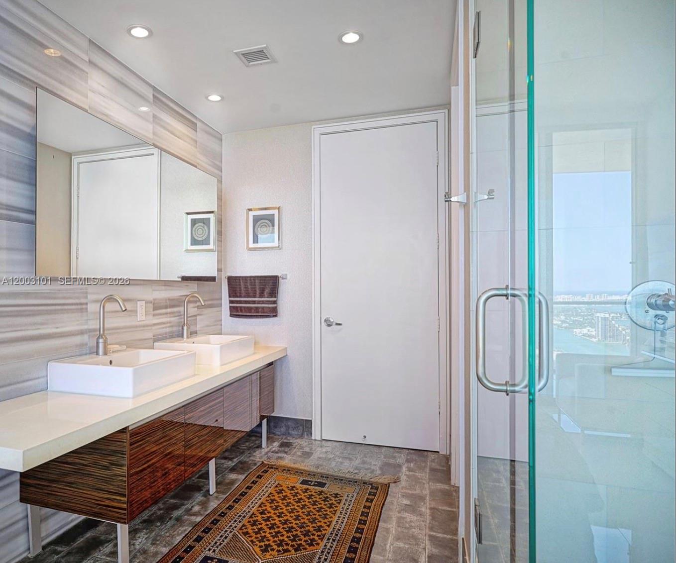 1100 Biscayne Blvd #4803, Miami FL 33132