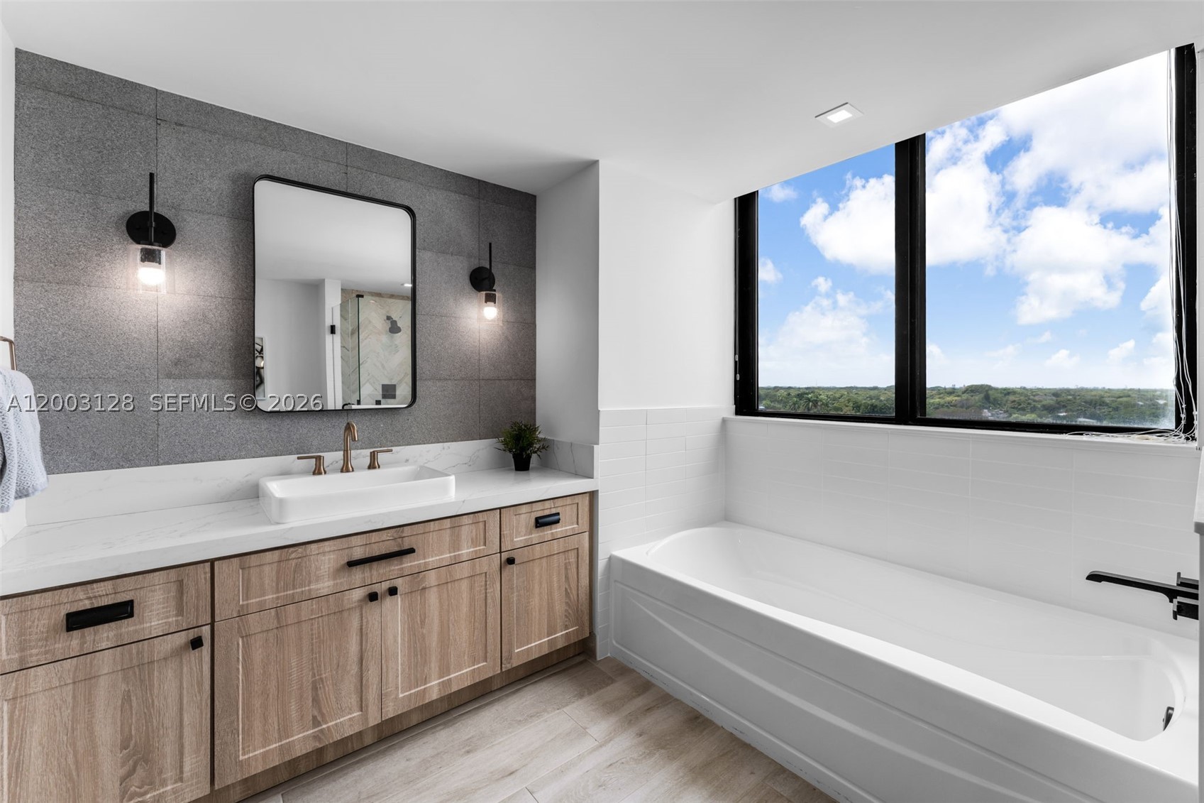 1300 Ponce De Leon Blvd #815, Coral Gables FL 33134