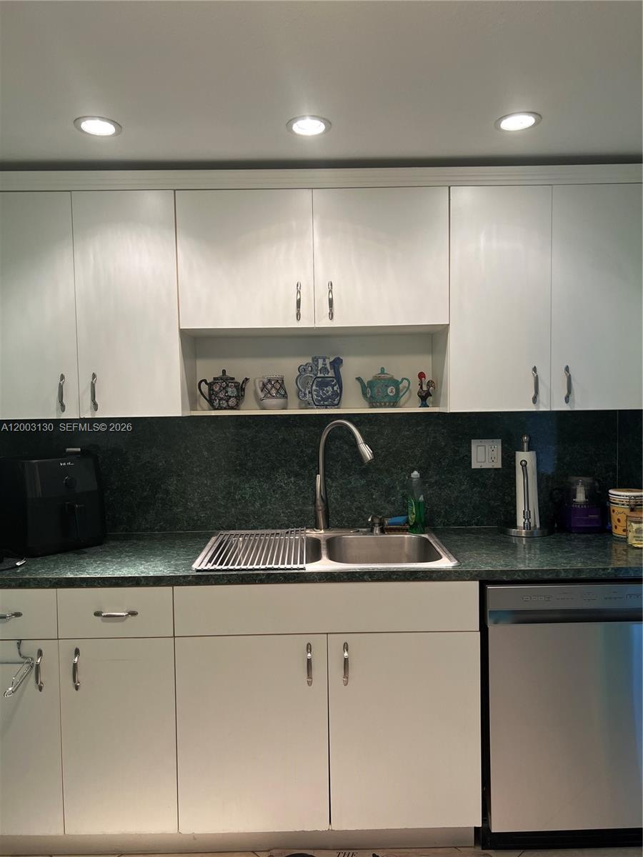 8335 SW 72nd Ave #212D, Miami FL 33143