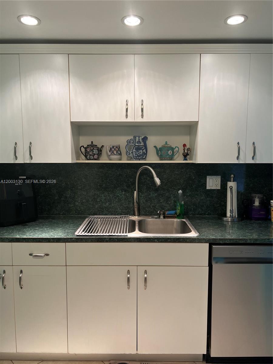 8335 SW 72nd Ave #212D, Miami FL 33143