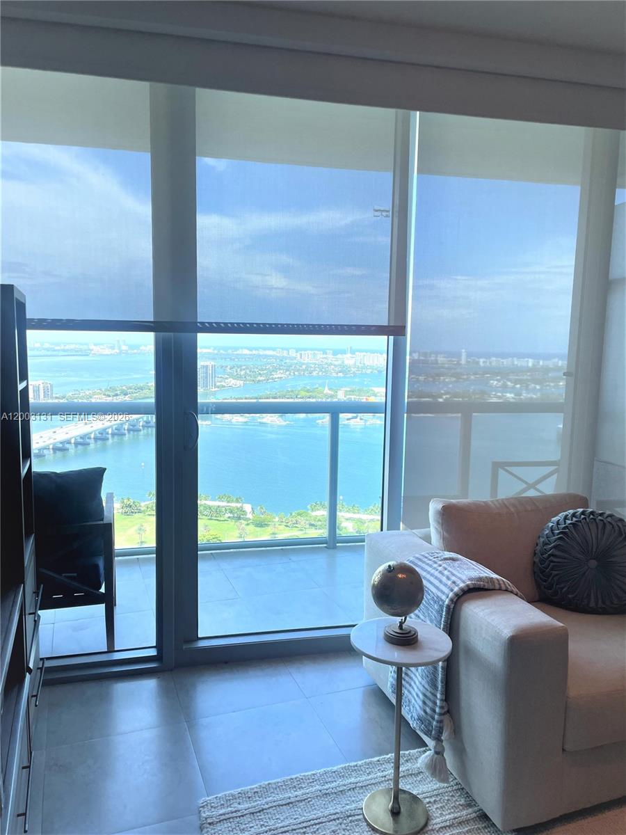 888 Biscayne Blvd #4310, Miami FL 33132