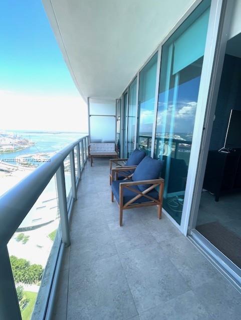 888 Biscayne Blvd #4310, Miami FL 33132