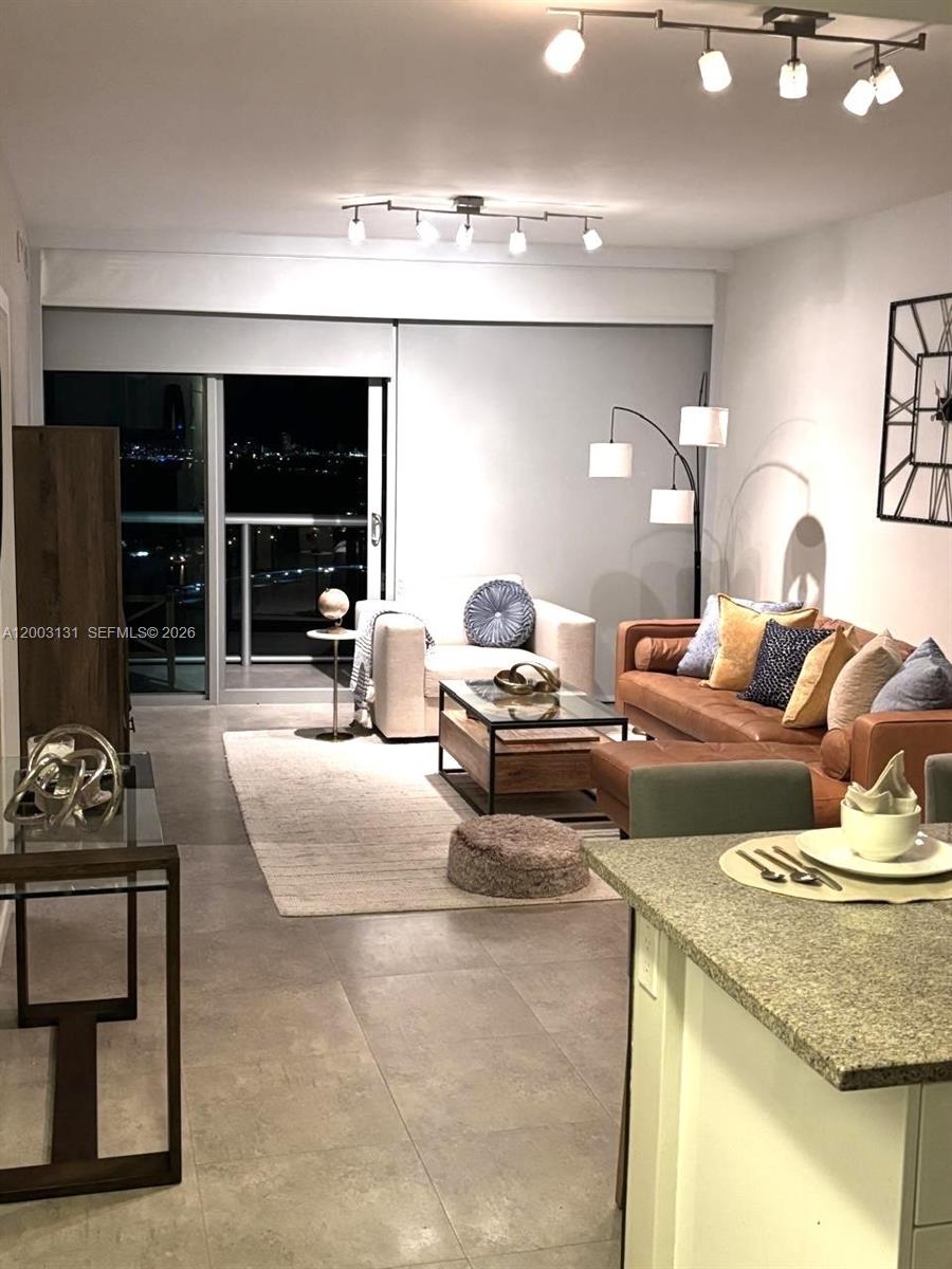 888 Biscayne Blvd #4310, Miami FL 33132