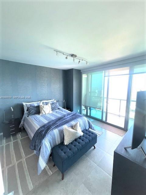 888 Biscayne Blvd #4310, Miami FL 33132