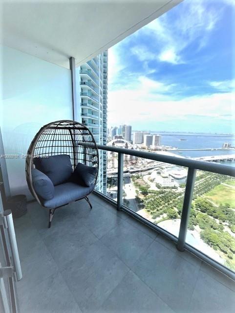 888 Biscayne Blvd #4310, Miami FL 33132