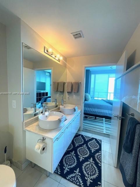 888 Biscayne Blvd #4310, Miami FL 33132