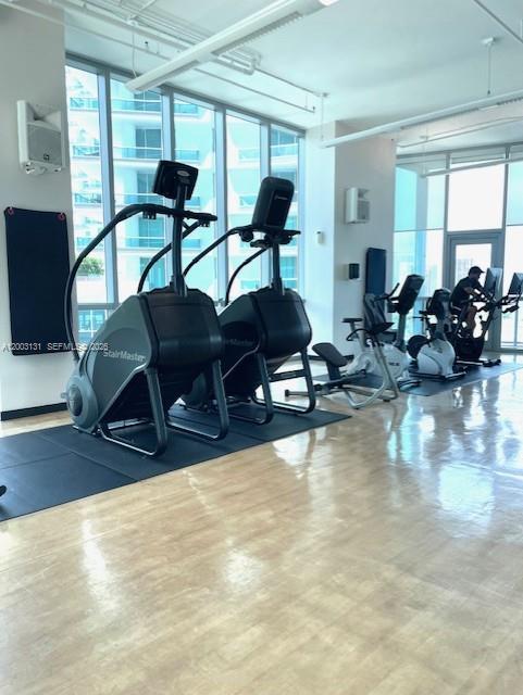 888 Biscayne Blvd #4310, Miami FL 33132