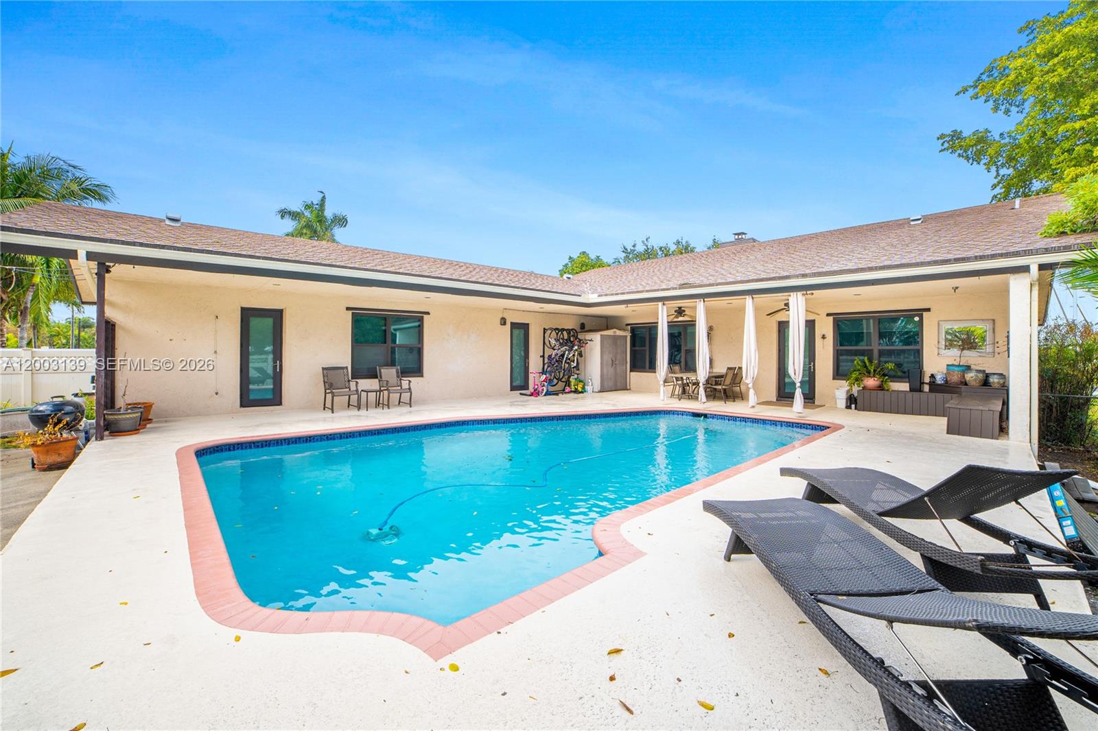 614 NE 3rd St, Dania Beach FL 33004
