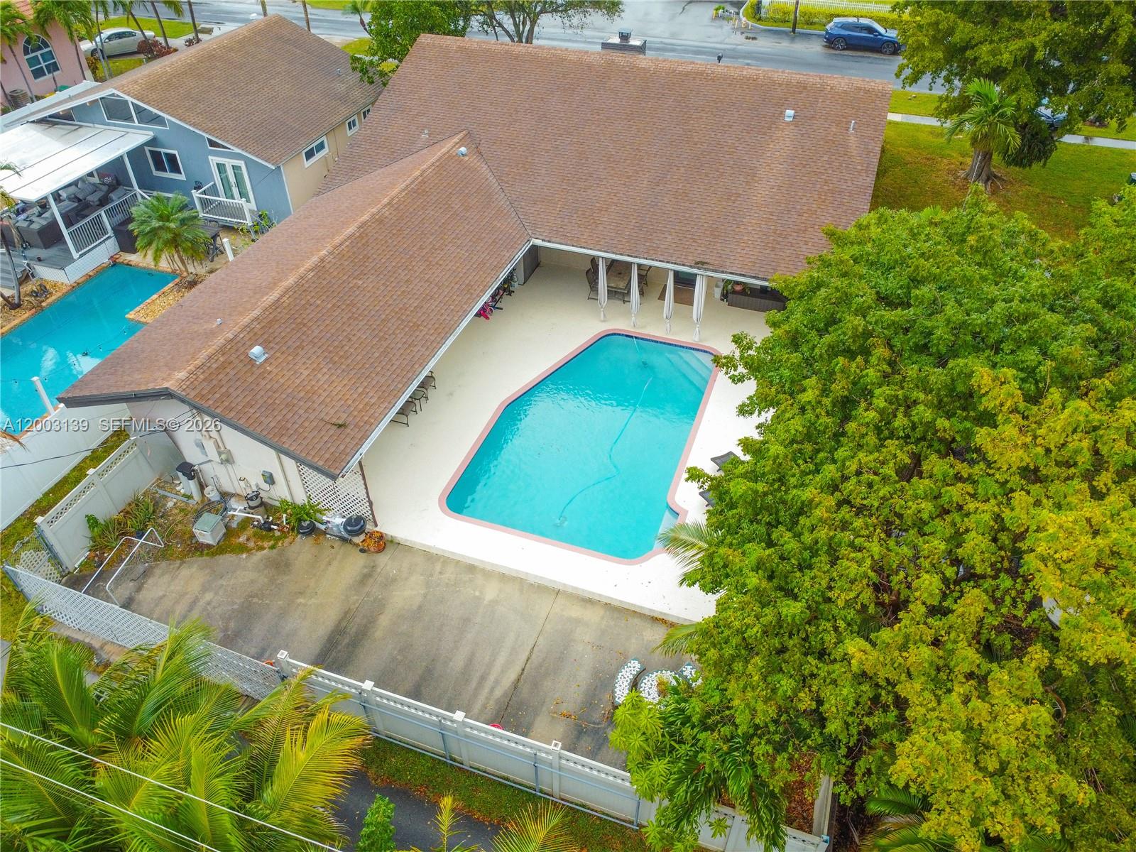 614 NE 3rd St, Dania Beach FL 33004