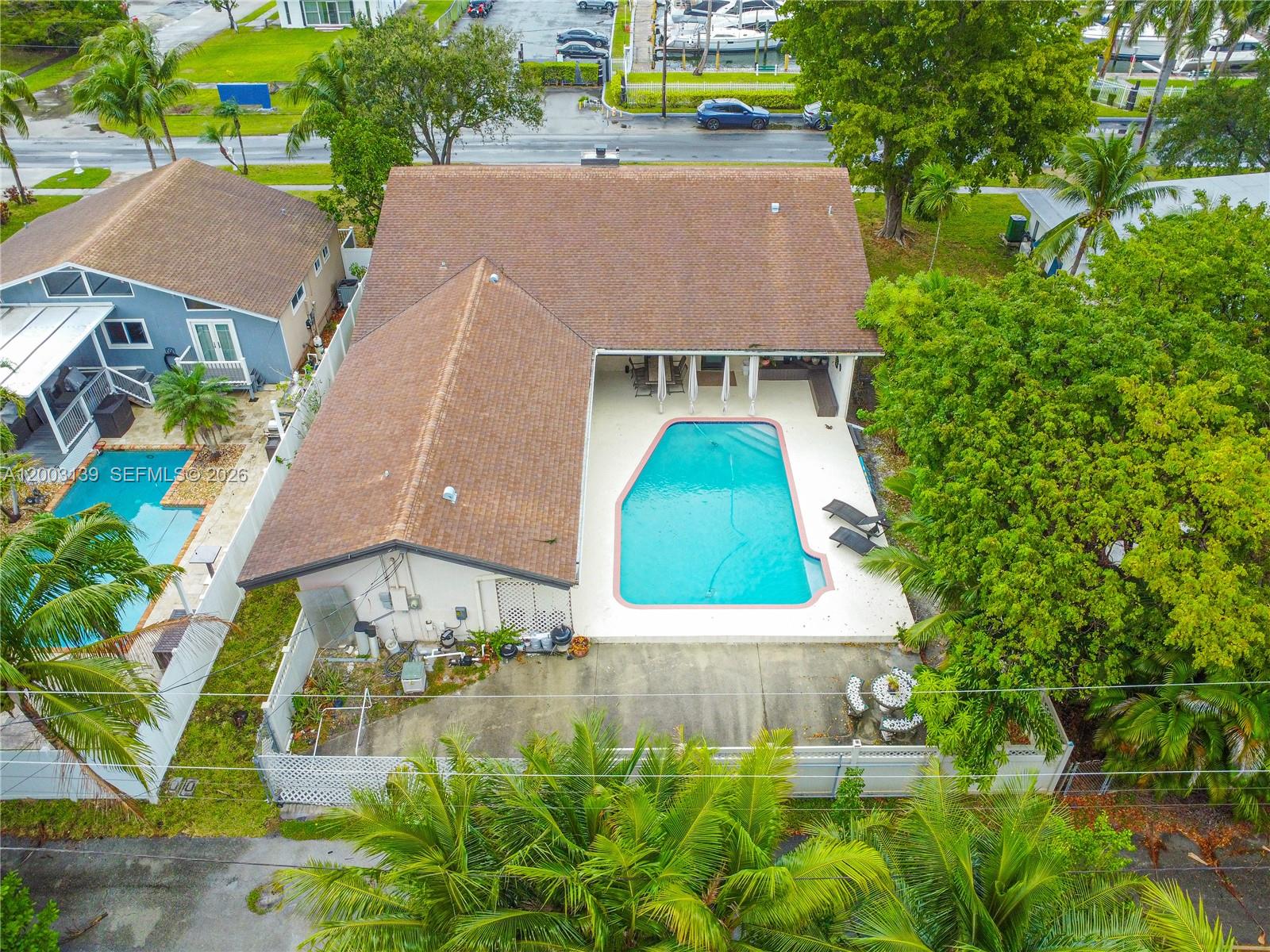 614 NE 3rd St, Dania Beach FL 33004