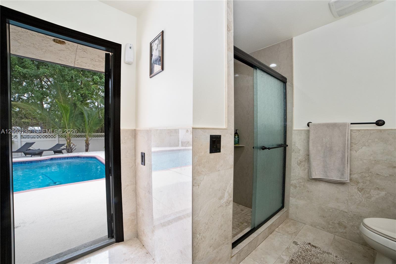 614 NE 3rd St, Dania Beach FL 33004