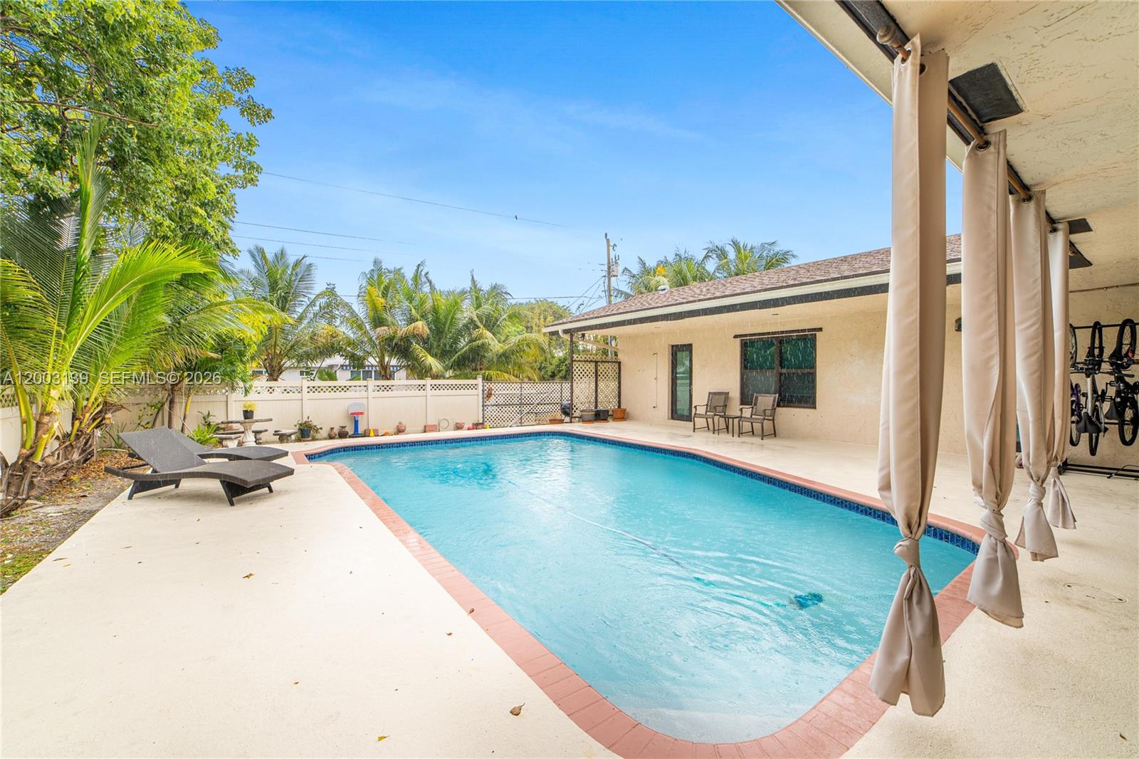 614 NE 3rd St, Dania Beach FL 33004