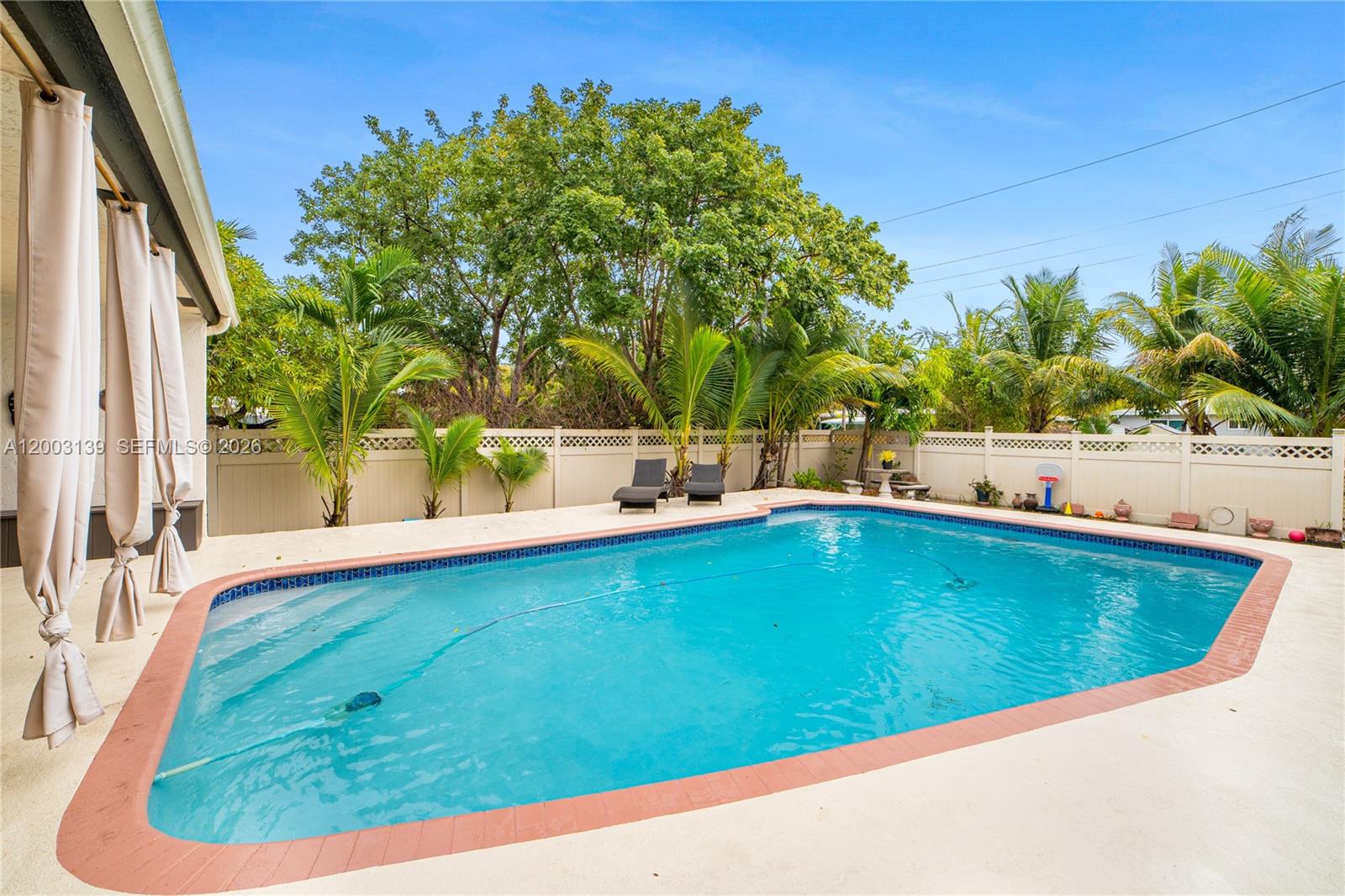 614 NE 3rd St, Dania Beach FL 33004