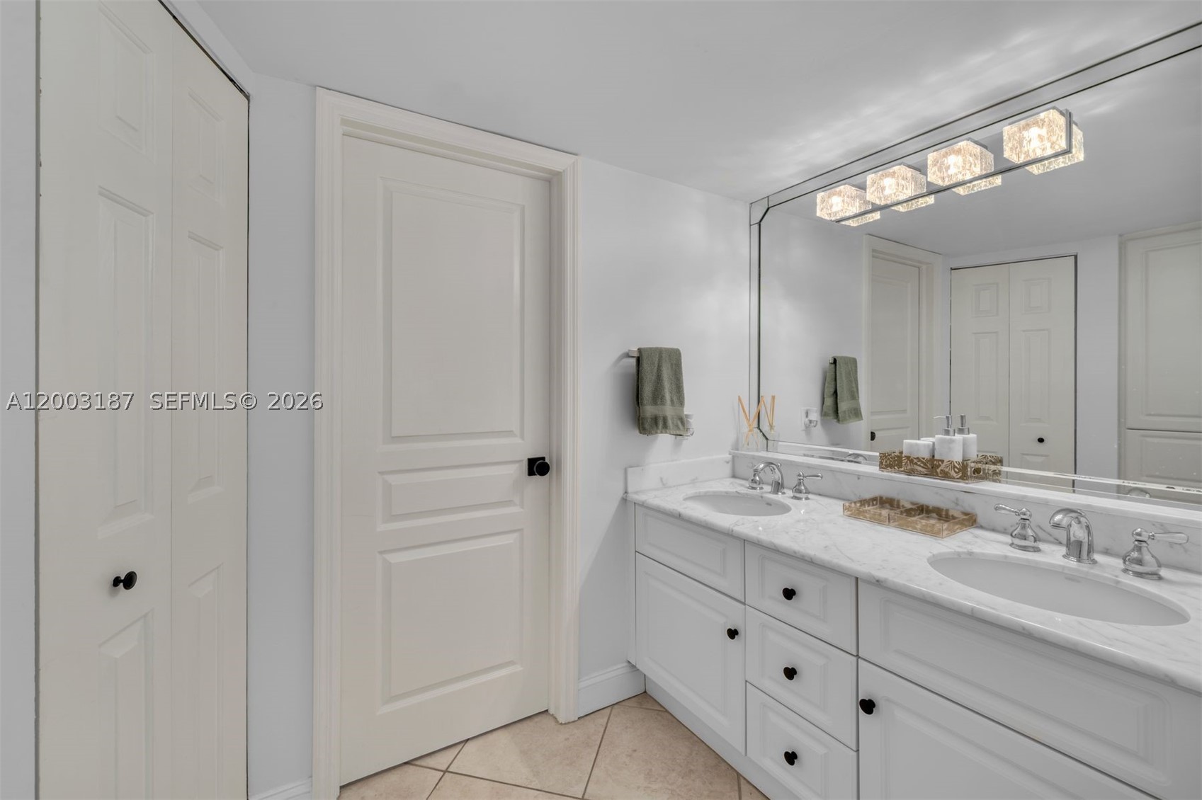 881 Ocean Dr #3E, Key Biscayne FL 33149