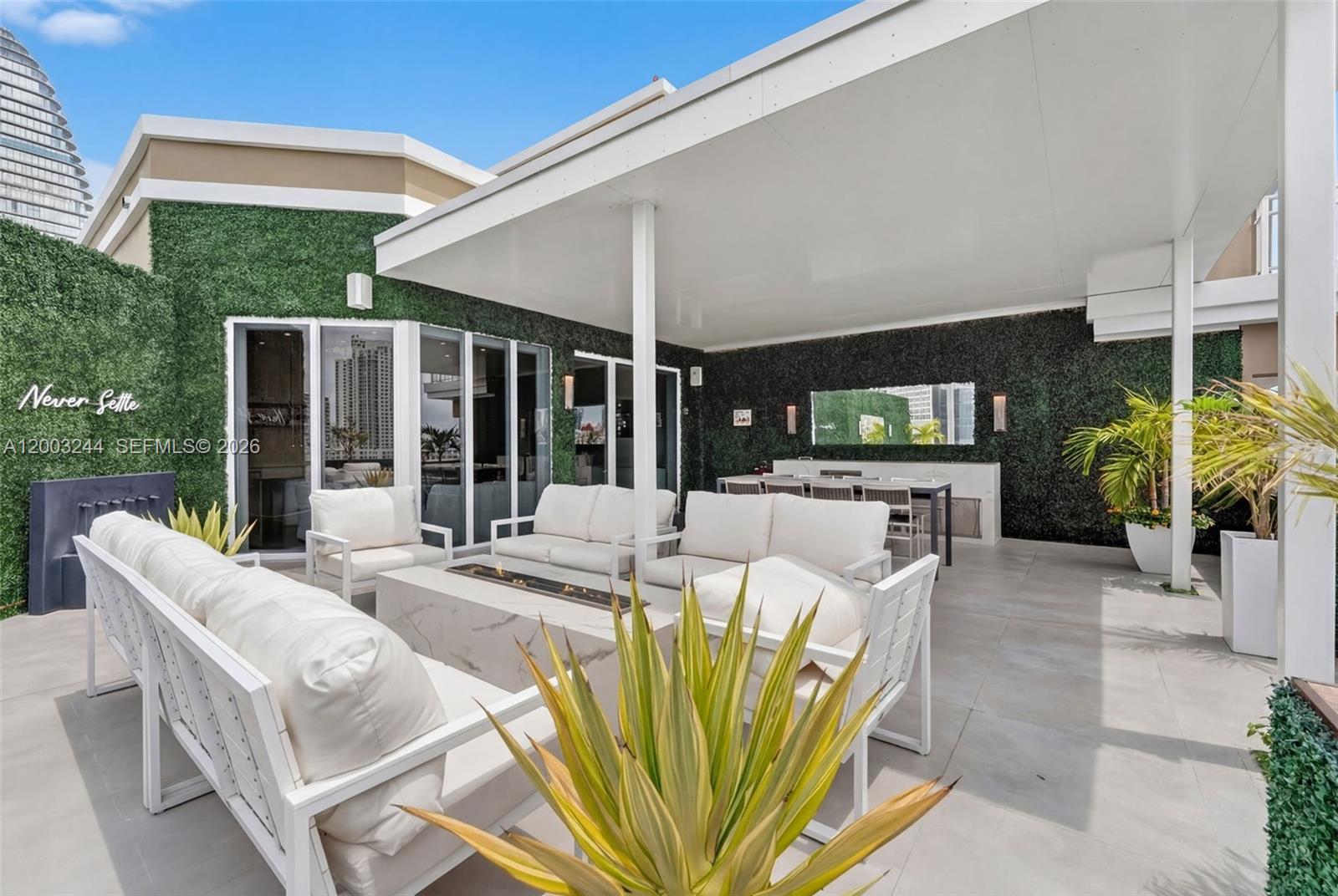 801 Brickell Key Blvd #PH3306, Miami FL 33131