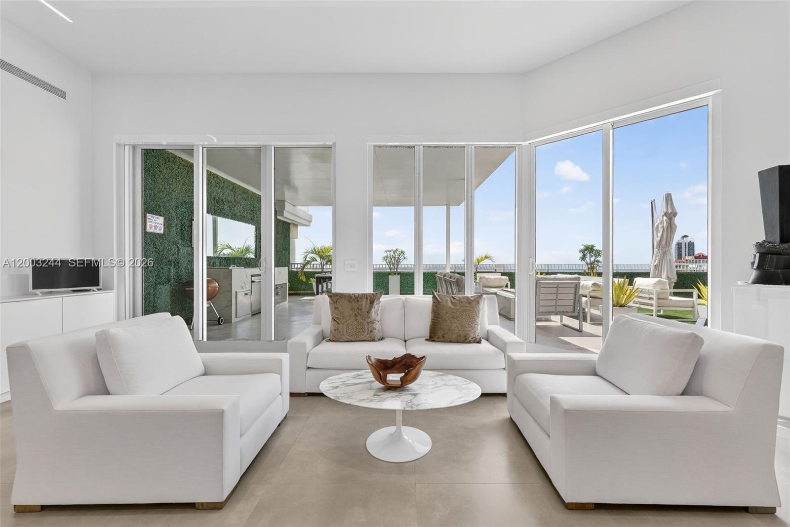 801 Brickell Key Blvd #PH3306, Miami FL 33131