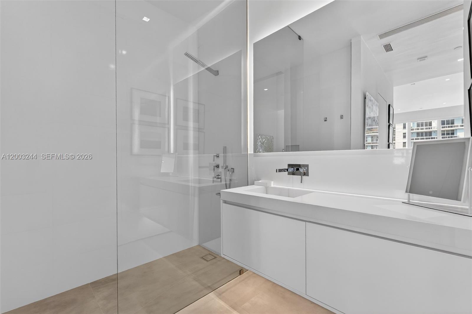 801 Brickell Key Blvd #PH3306, Miami FL 33131