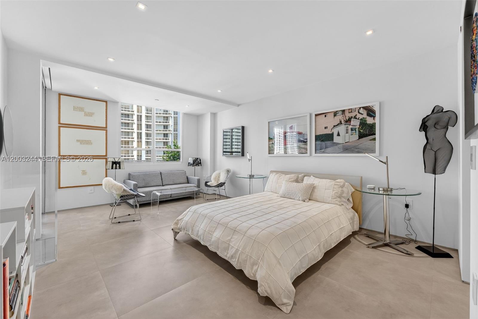 801 Brickell Key Blvd #PH3306, Miami FL 33131