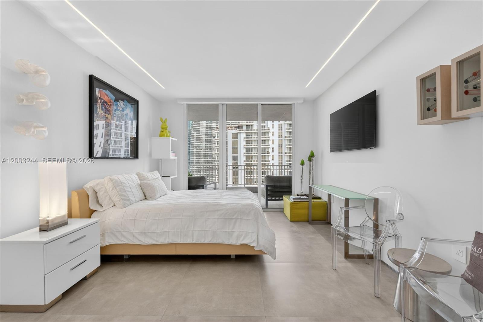 801 Brickell Key Blvd #PH3306, Miami FL 33131