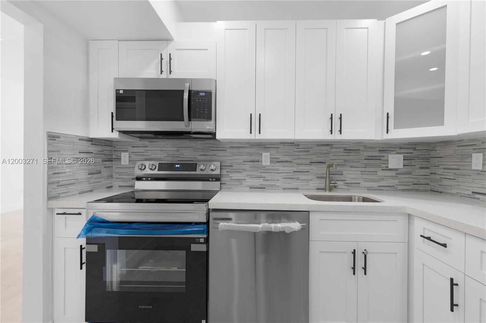 3731 N Country Club Dr #124, Aventura FL 33180