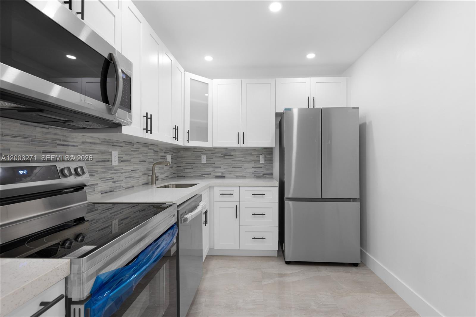 3731 N Country Club Dr #124, Aventura FL 33180