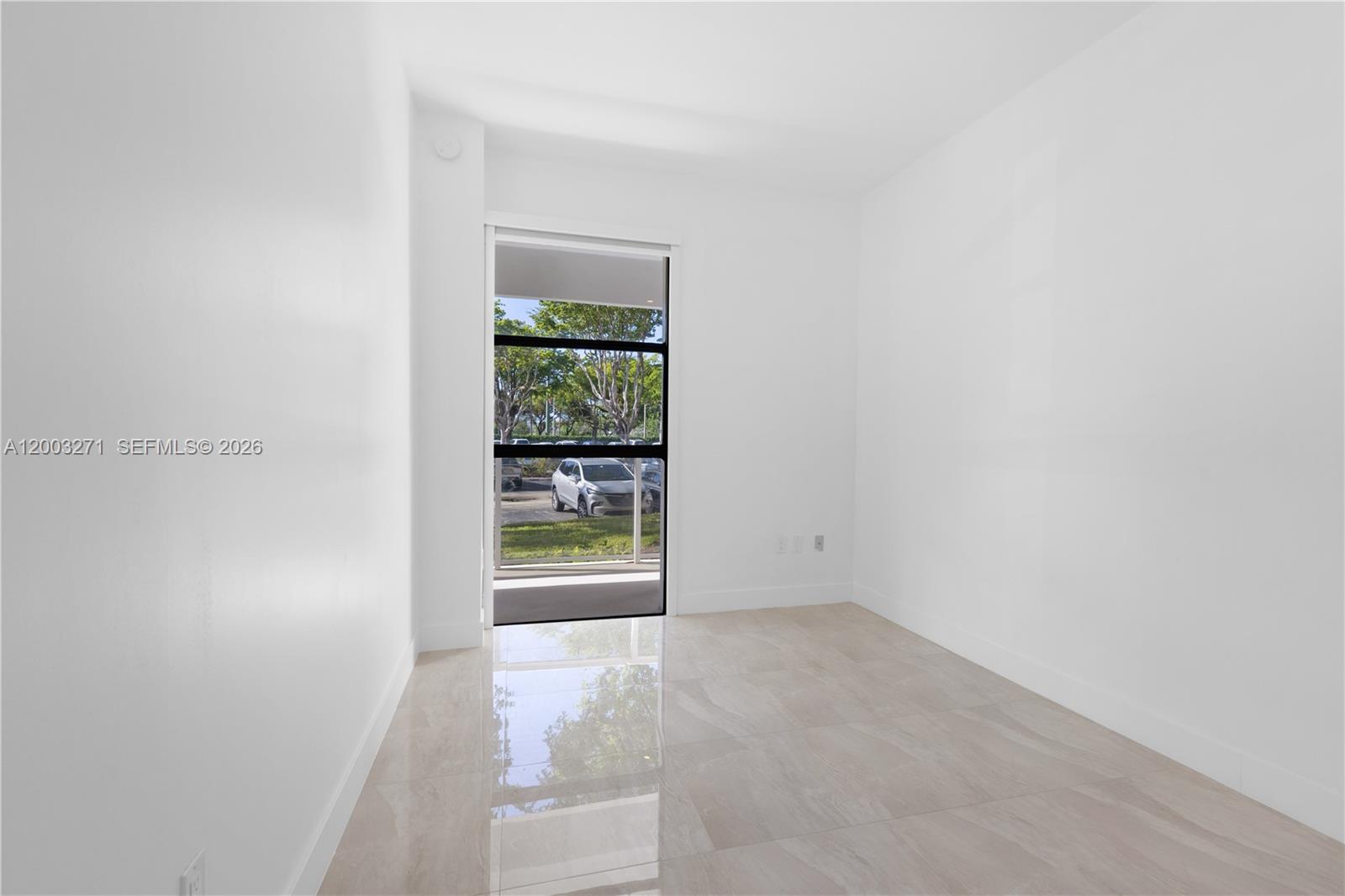 3731 N Country Club Dr #124, Aventura FL 33180