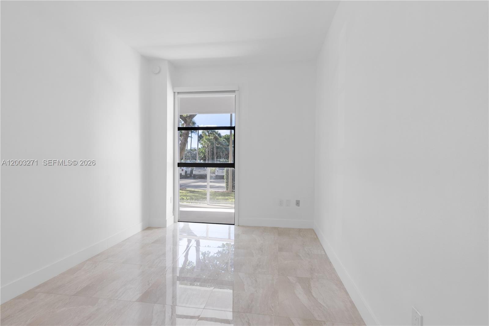 3731 N Country Club Dr #124, Aventura FL 33180