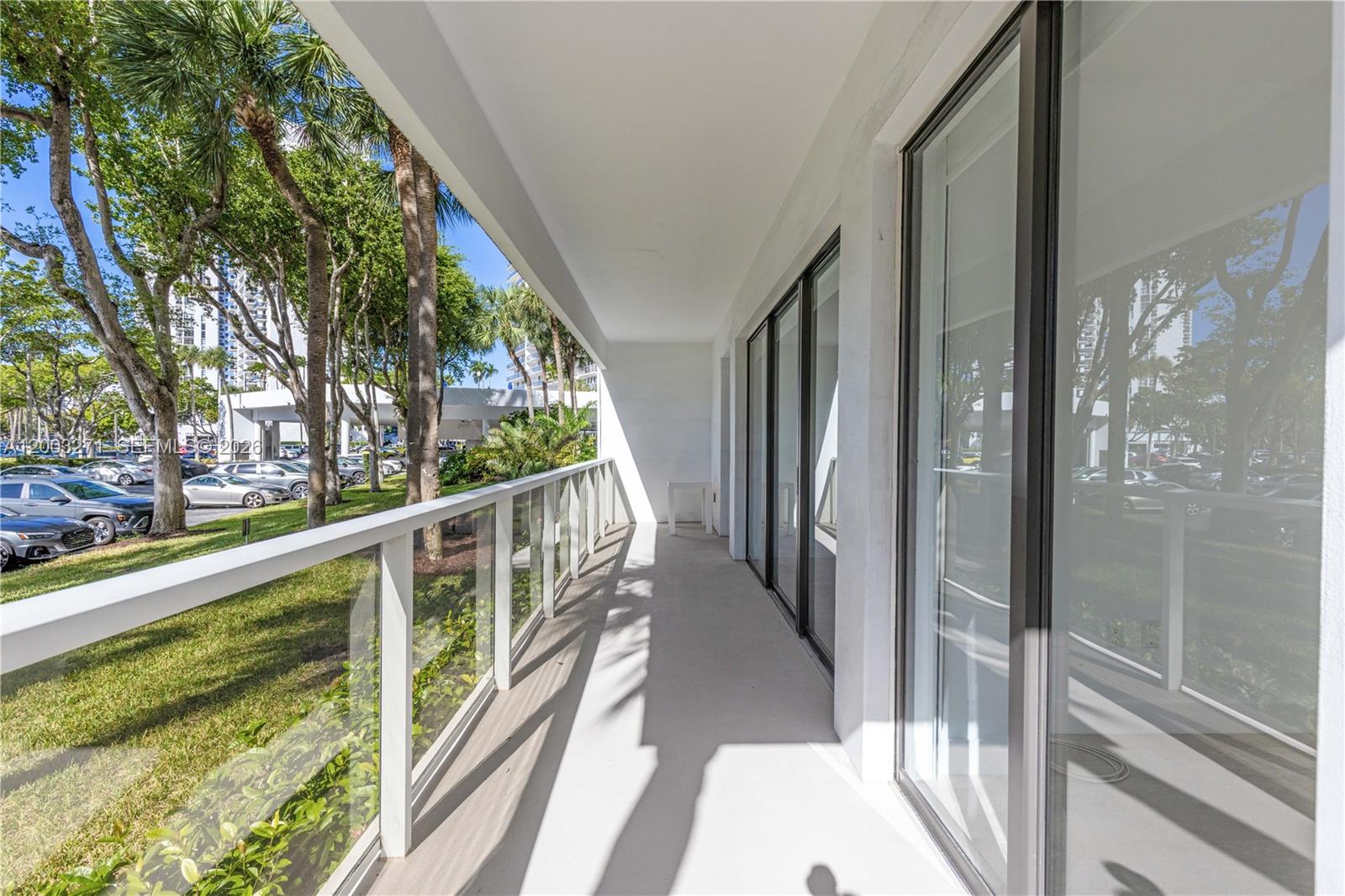 3731 N Country Club Dr #124, Aventura FL 33180