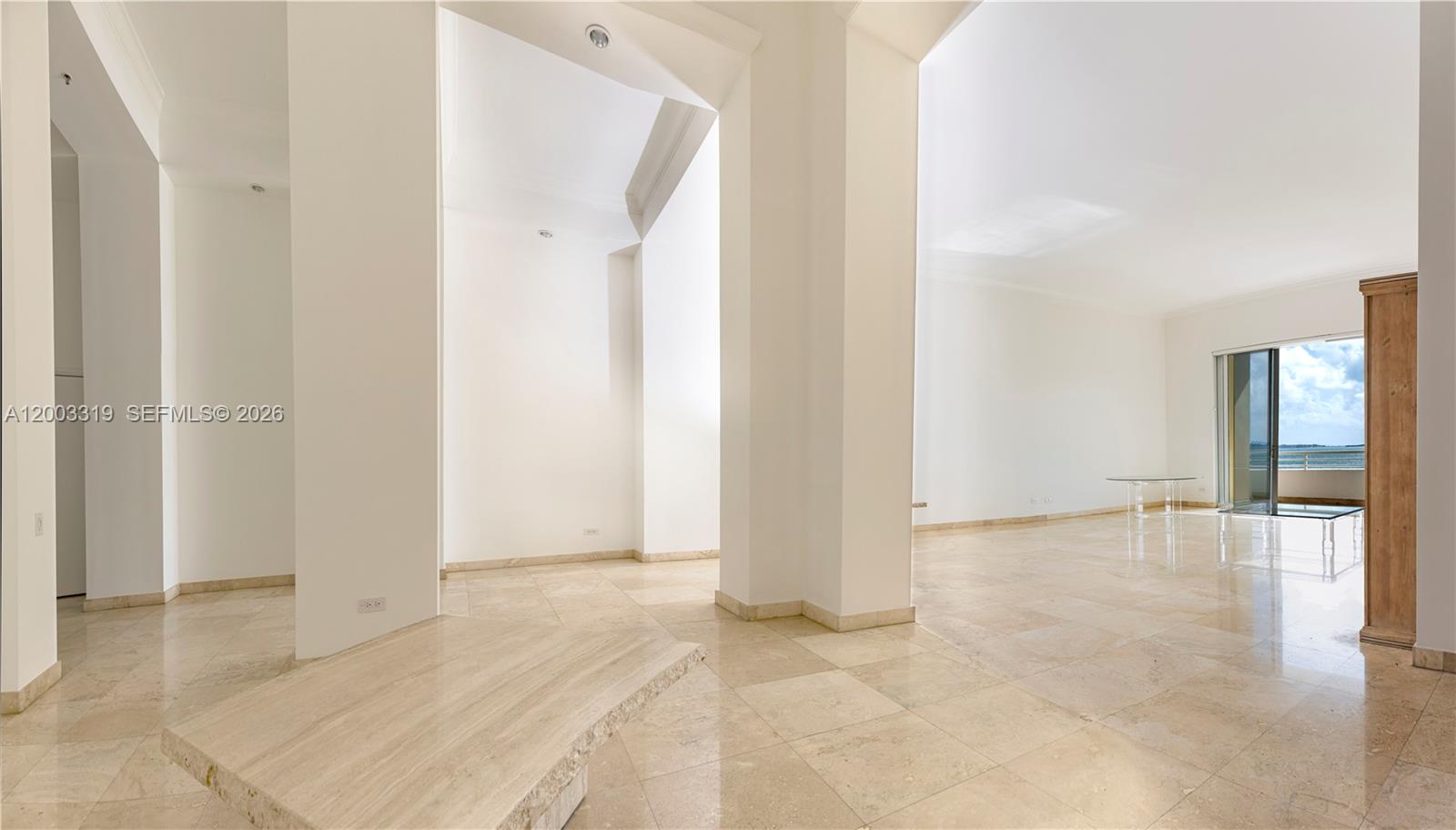 808 Brickell Key Dr #404, Miami FL 33131
