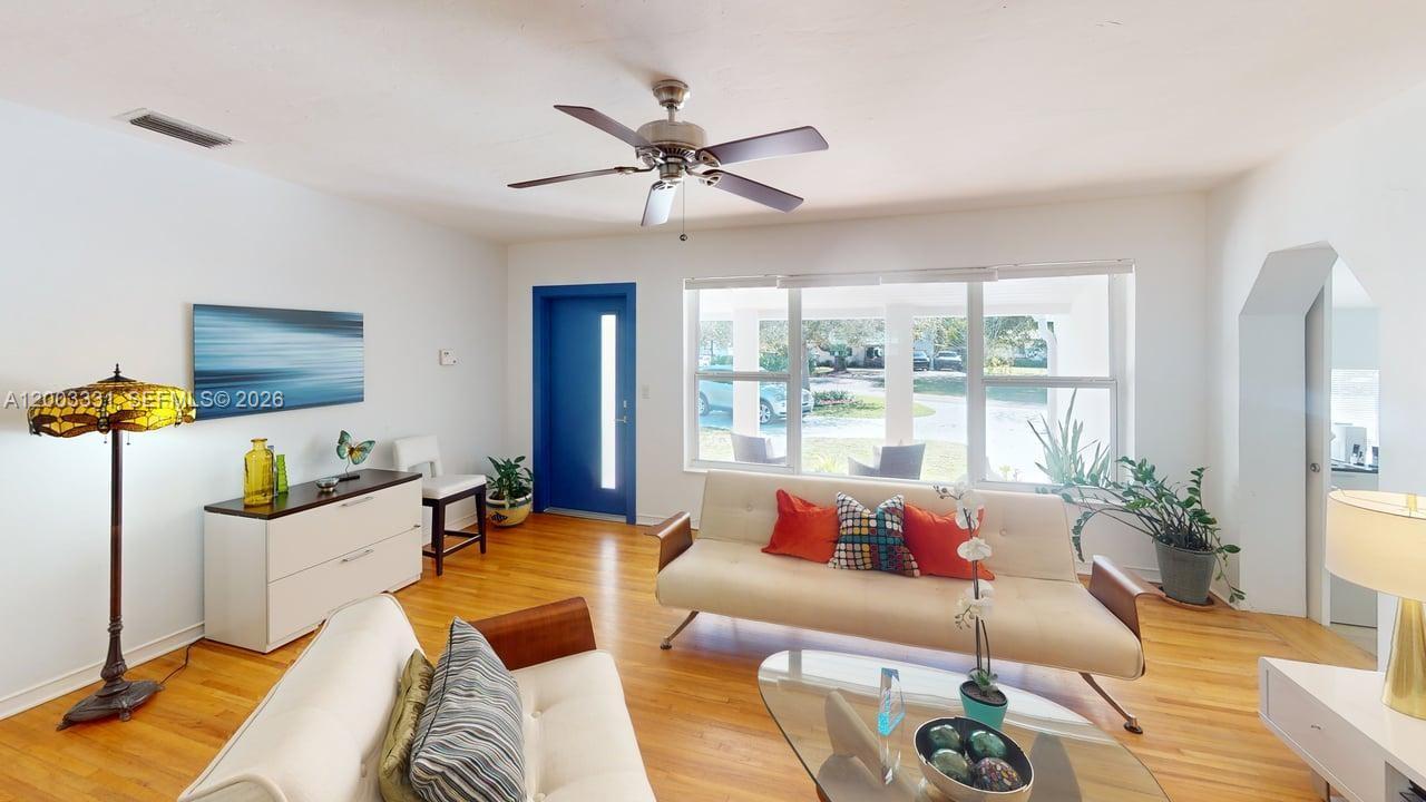 951 NE 116th St, Biscayne Park FL 33161