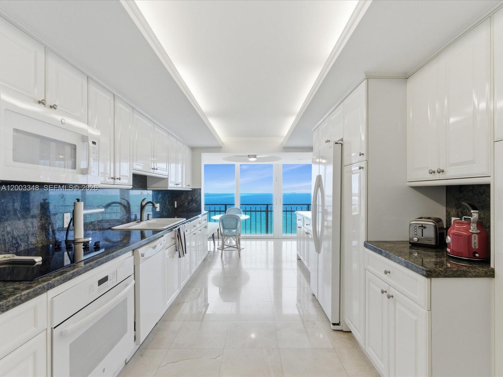 600 Grapetree Dr #10BN, Key Biscayne FL 33149